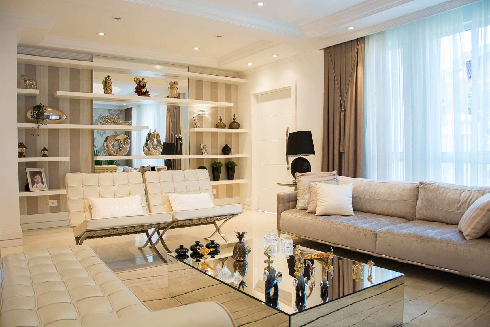 Stock sitting-room photograph illustrating the Vliet Suite living-area mood